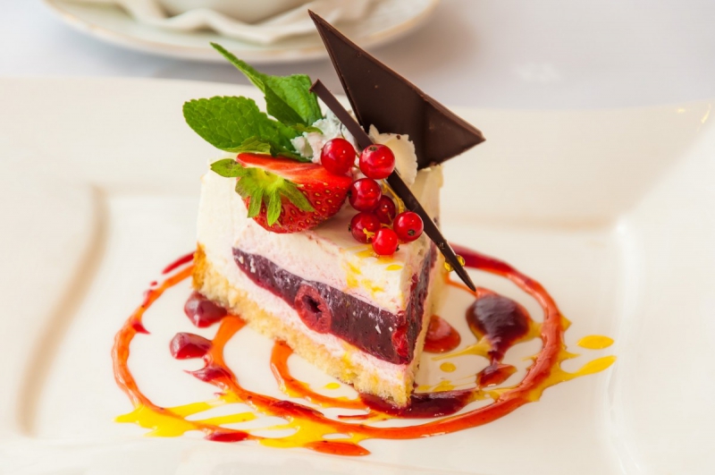 boulangerie-ESCRAGNOLLES-min_the_cake_dessert_eating_bun_colorful_sweet_dish_taste_cake_with_cream-941034
